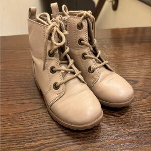 Old Navy Kids Cream Lace-Up Boots